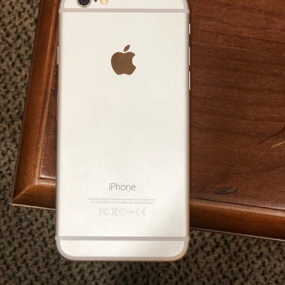 iPhone 6 - Picture 2 of 3